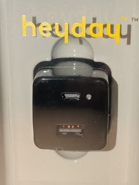 Hayday 2-Port 20W USB-a and USB-C Wall Charger Black